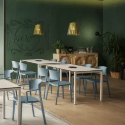 Abuela B Chaise avec accoudoirs empilable en technopolymère