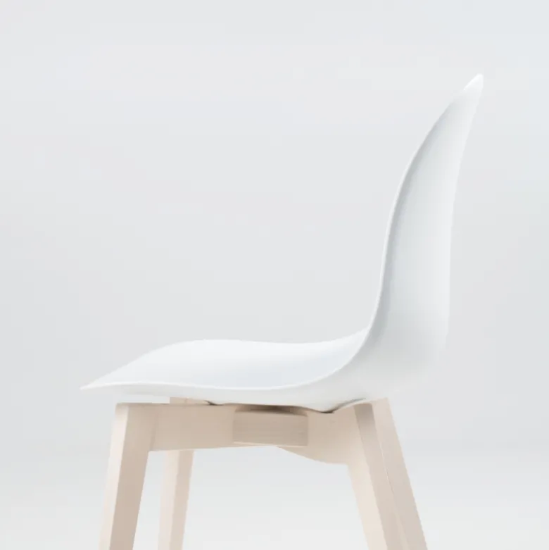 1665 Academy Connubia© Chaise scandinave en polypropylène et bois