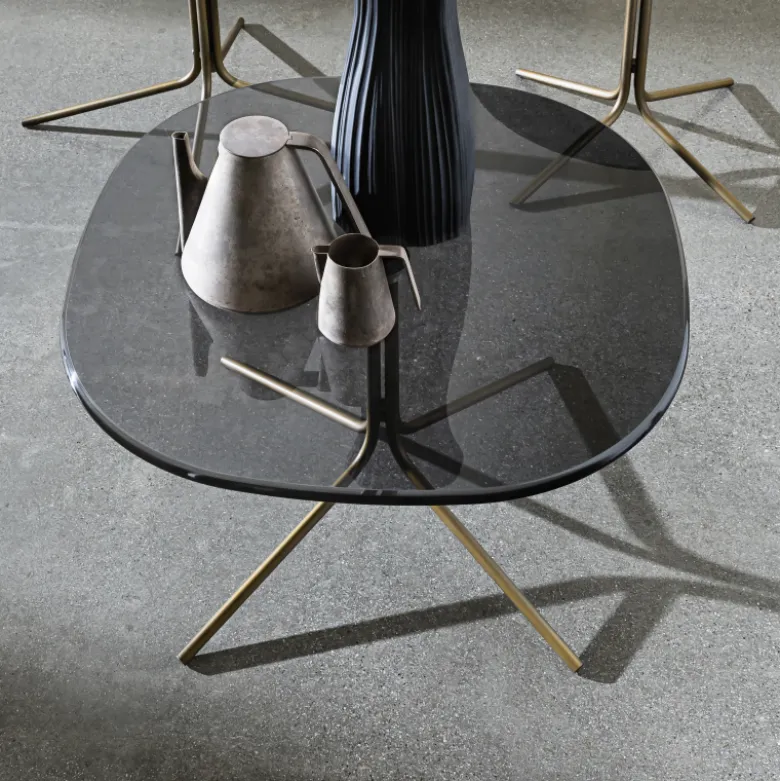 Genius Table basse design en verre et métal