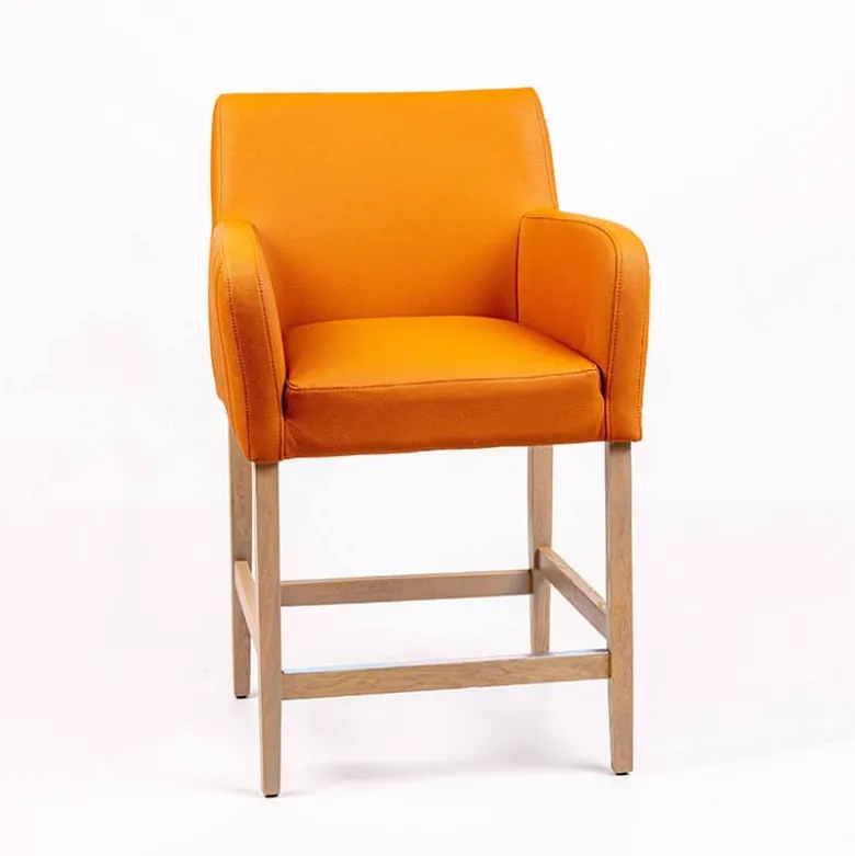 Moritz line Tabouret snack avec accoudoirs et dos matelassé pieds en bois