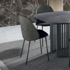Soda Chaise cosy en tissu avec pieds en métal